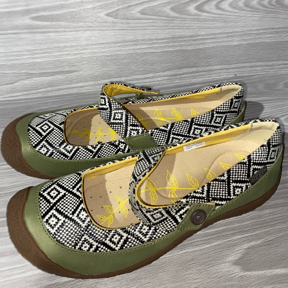 KEEN MARY JANES